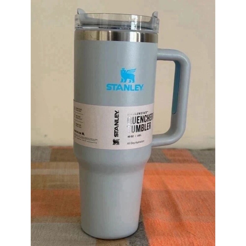 Stanley Quencher H2.0 FlowState Tumbler 40 oz – Light Gray / Blue